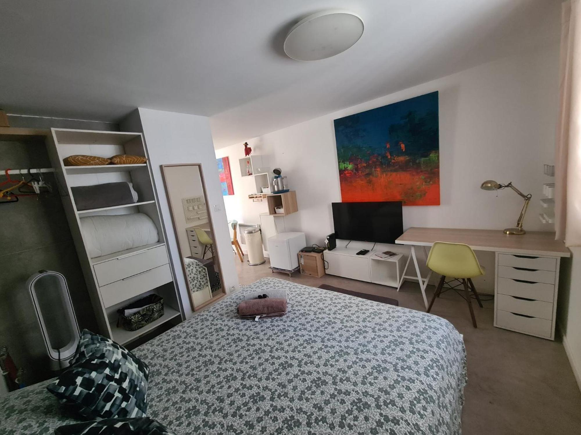 Beau Studio Equipe - Calme Et Confortable Bourg-en-Bresse Buitenkant foto